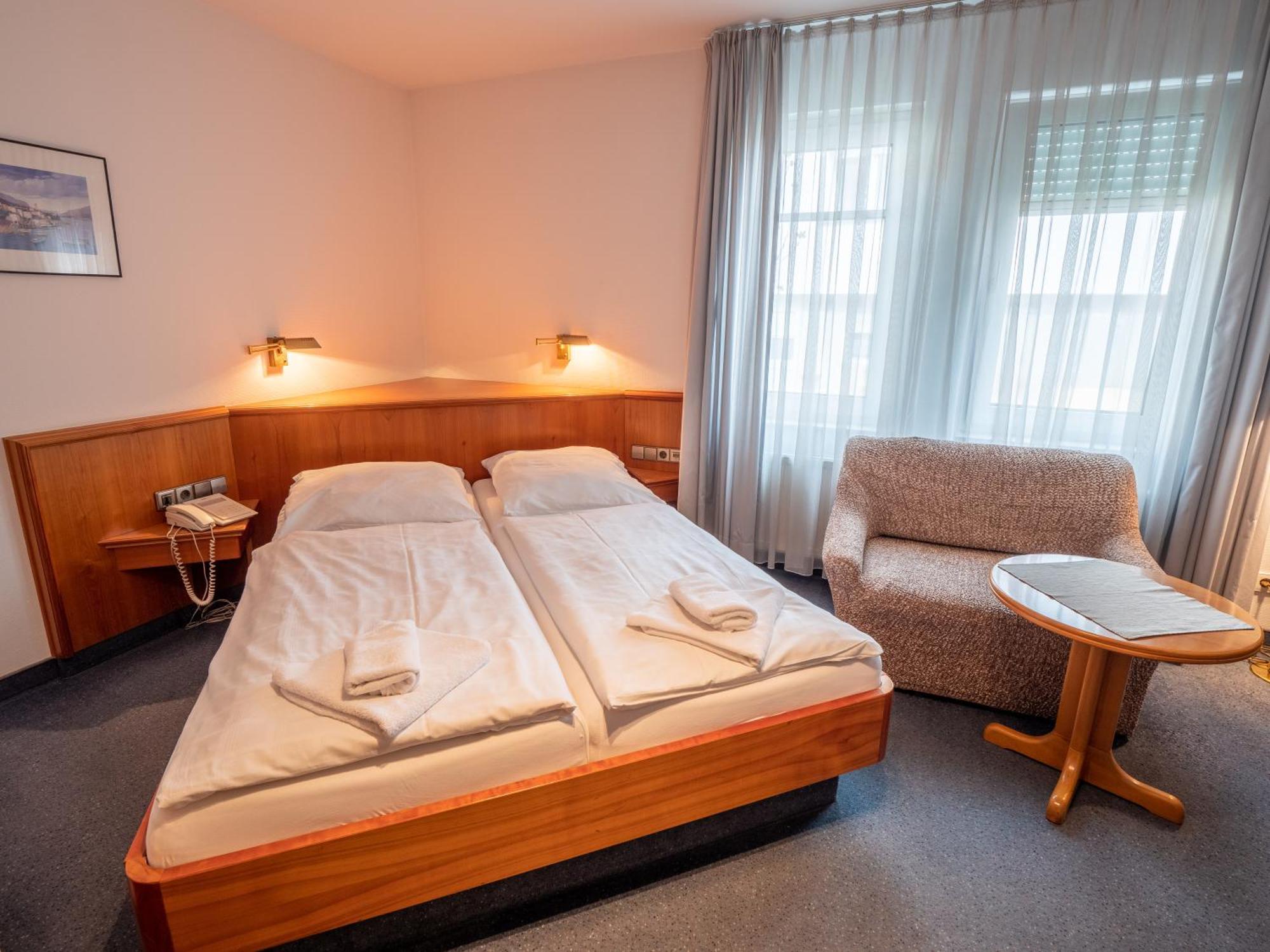 Hotel Pflum Mit Gaestehaus نورتينغن الغرفة الصورة